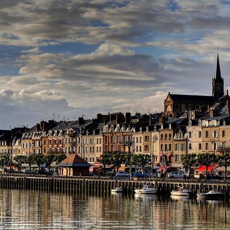 Trouville Sur Mer Vue Sur La Touque 外观 照片
