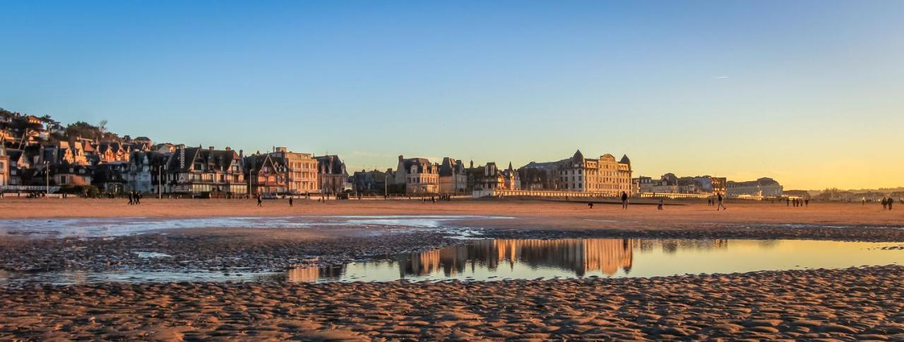 Trouville Sur Mer Vue Sur La Touque 外观 照片